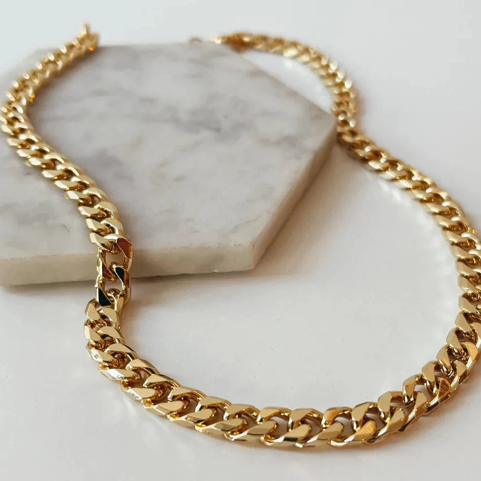 Curves Link Necklace